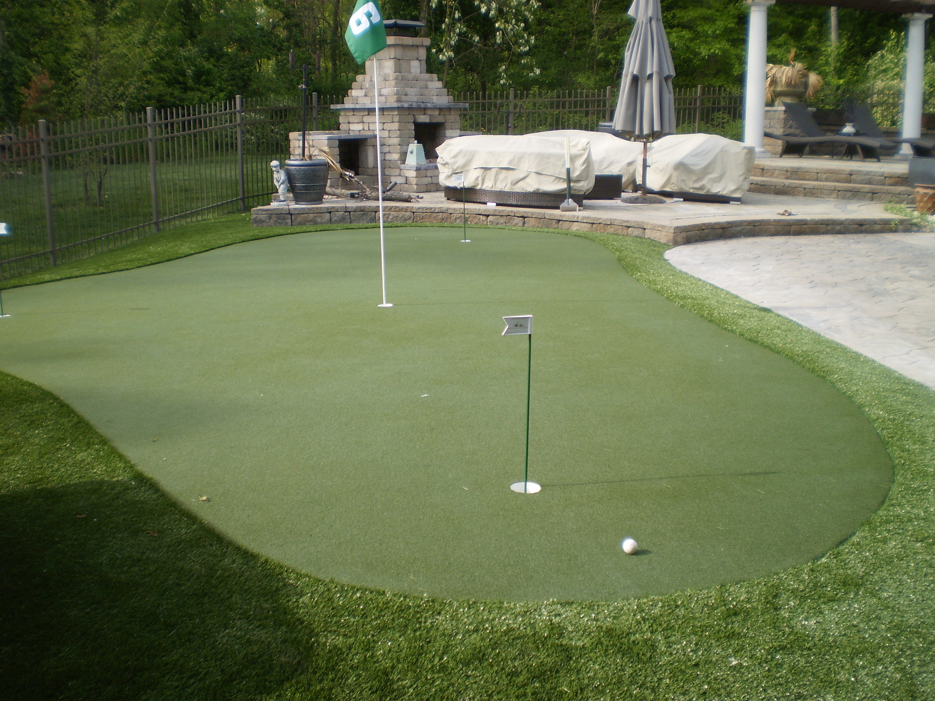 Picture of Residential golf and putting greens gallery